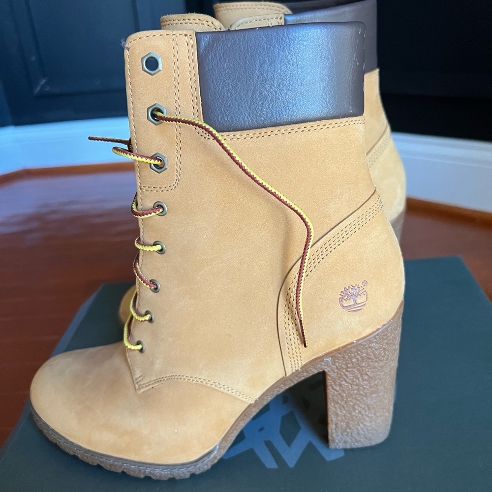 Timberland Women’s Boot size 9.5 (New)